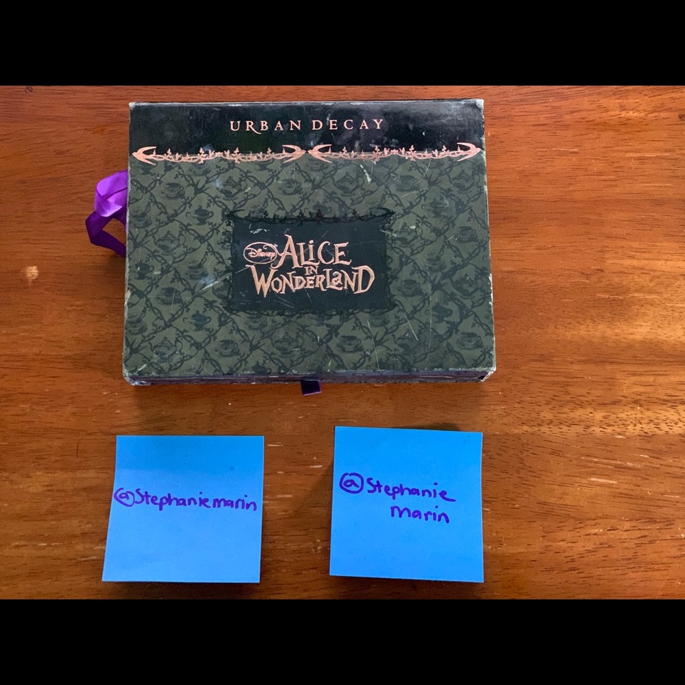 Urban Decay Alice in Wonderland Book of Eyeshadows